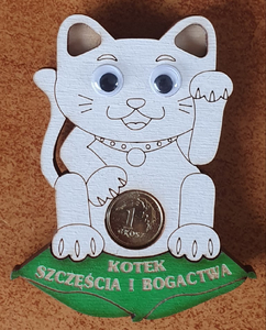 magnes na lodówkę - kotek szczęścia i bogactwa 8 x 6,5 cm biały