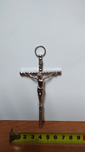 krzyż wiszący metalowy 11cm