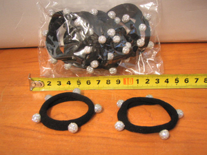 gumki 12szt czarne z perełkami 1065