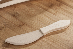 drewniany nożyk do masła z nakładką 19cm 