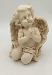 anioł "Amor" modlący się patyna 16x12cm