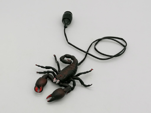 skorpion skaczący 15x20x3cm
