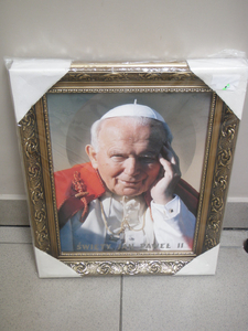 obraz w złotej ramie papież Święty Jan Paweł II 50x70